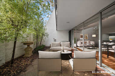 32/8 Giles Street Griffith