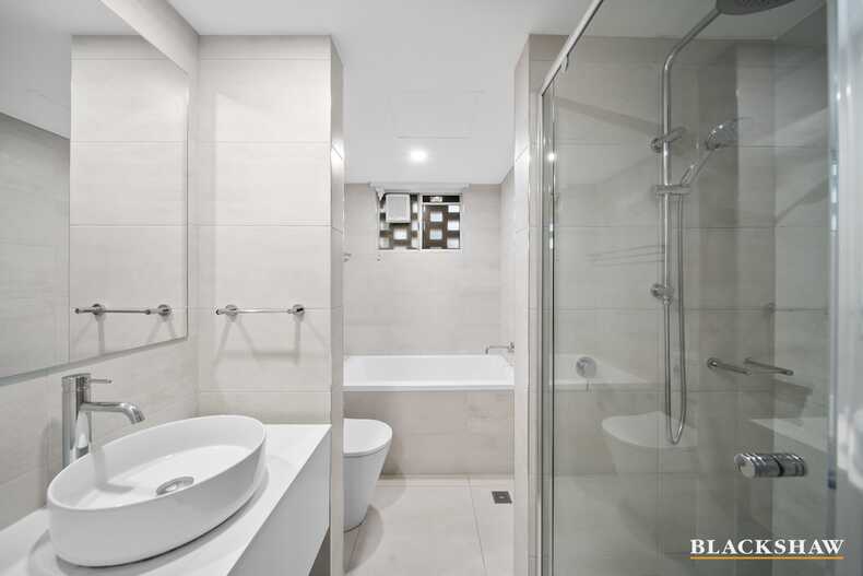 32/8 Giles Street Griffith
