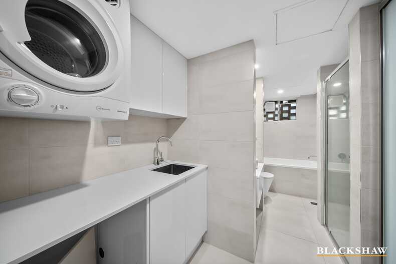 32/8 Giles Street Griffith