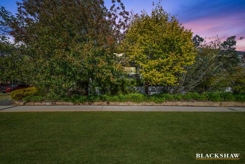 32/8 Giles Street Griffith