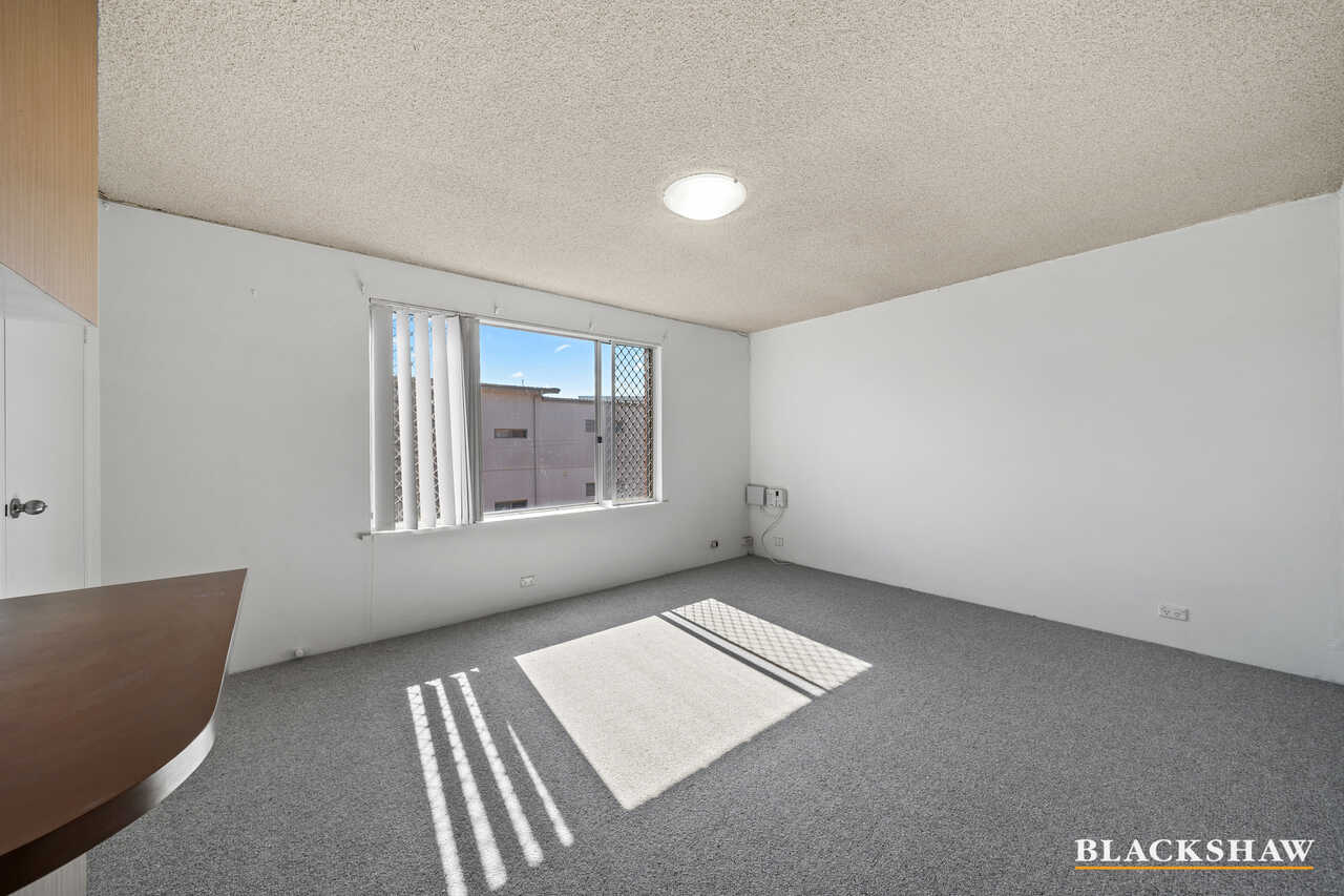14/15 Crest Road Crestwood