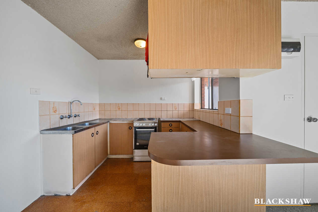 14/15 Crest Road Crestwood