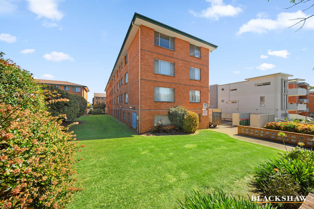 14/15 Crest Road Crestwood
