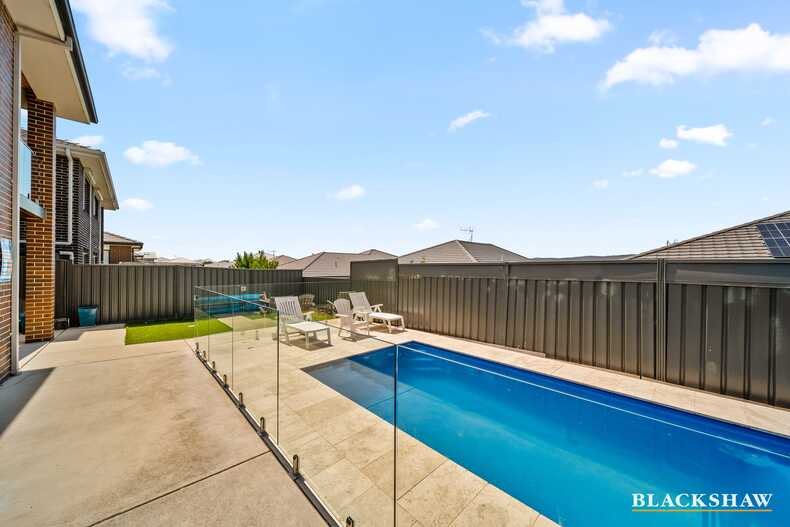 16 Duncan Loop Googong