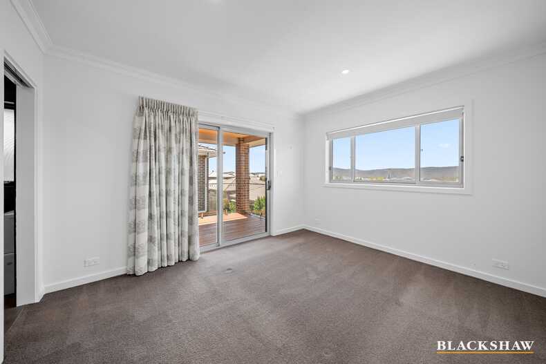 16 Duncan Loop Googong