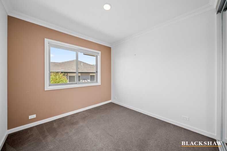 16 Duncan Loop Googong