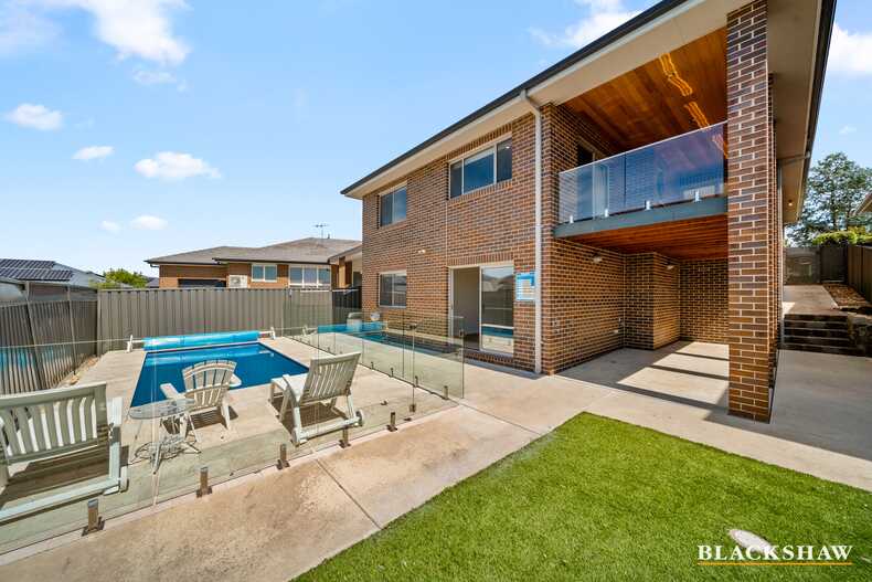 16 Duncan Loop Googong