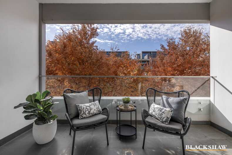 204/50 Eastlake Parade Kingston