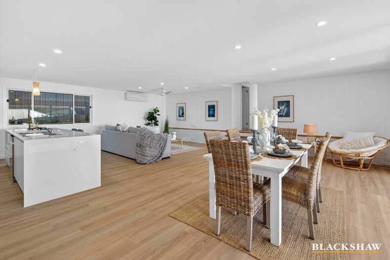8 Tench Street Sunshine Bay