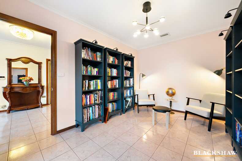42 Pindari Crescent O'Malley 42 Pindari Crescent O'Malley