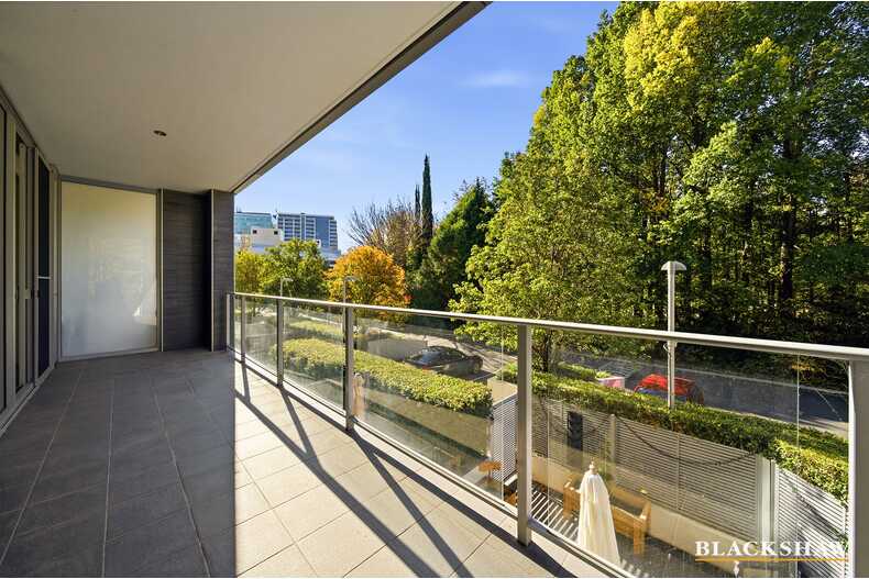 68/15 Coranderrk Street City