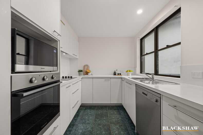 27/1 Eldridge Crescent Garran
