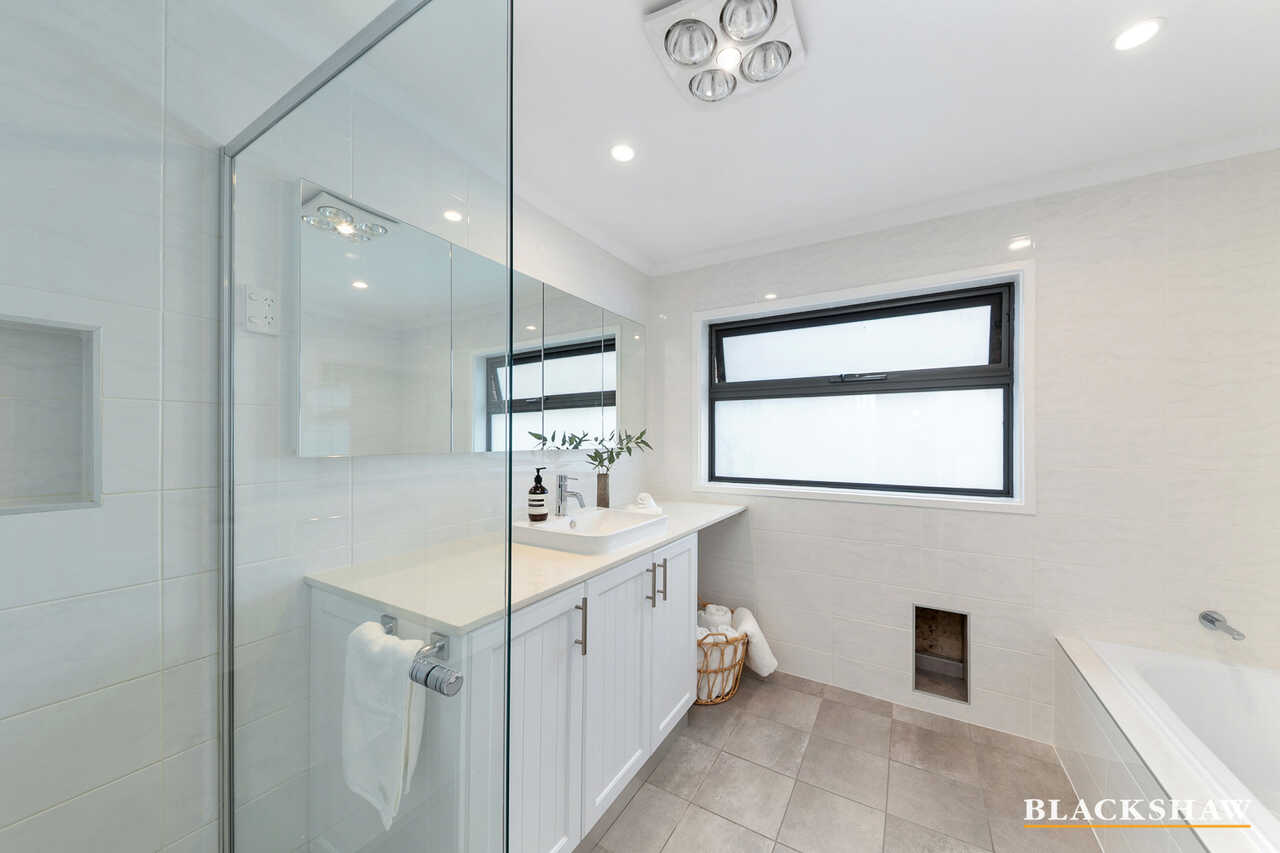 11 MacFarlan Place, Latham, Latham - Thumbnail 8