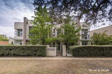2/42 Henty Street Braddon