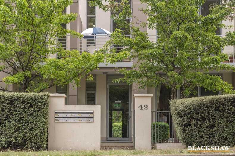 2/42 Henty Street Braddon