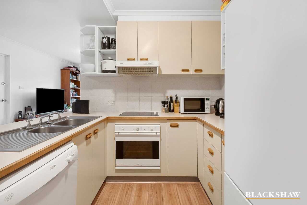 19/10 Ovens Street Griffith