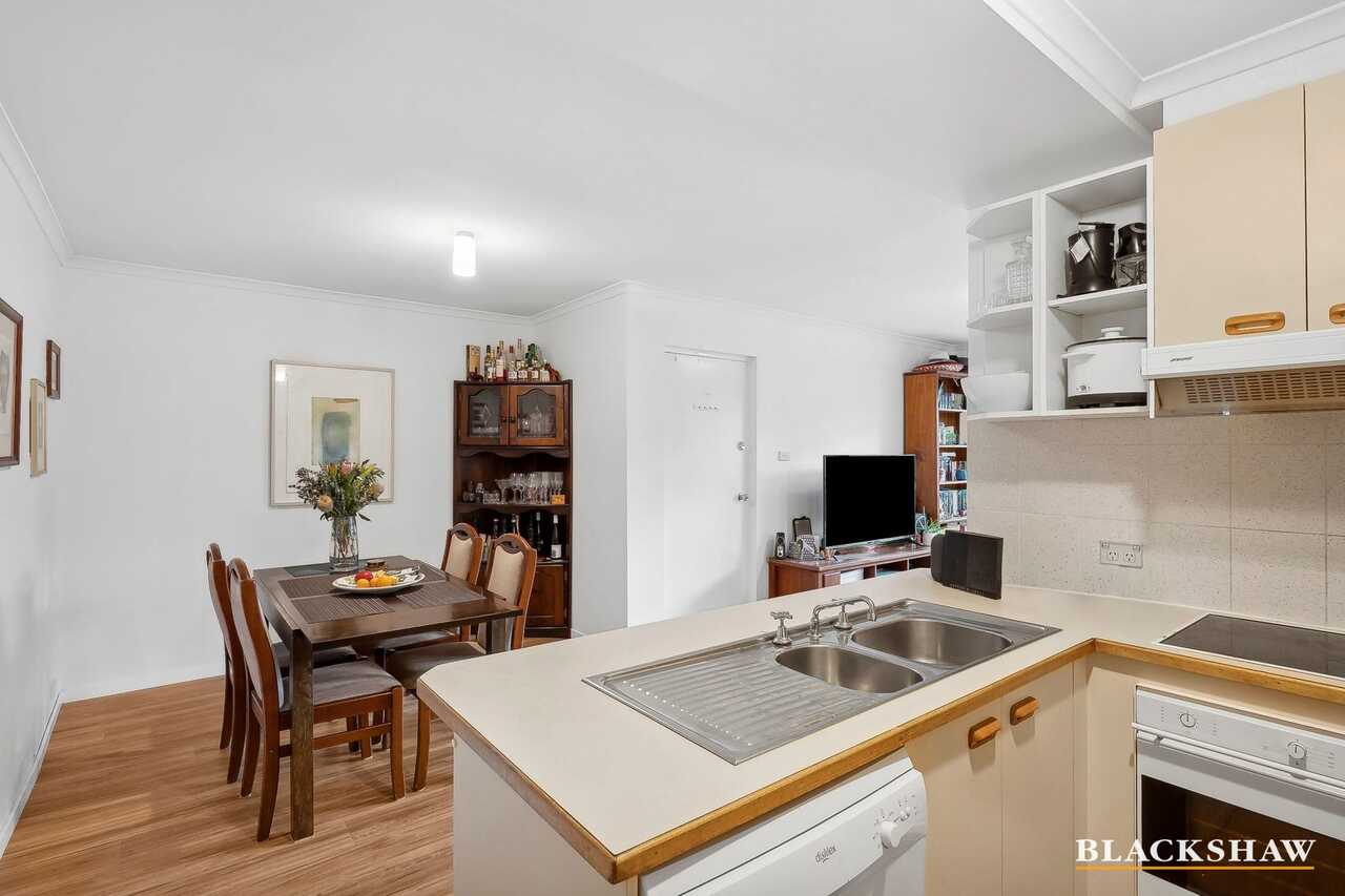 19/10 Ovens Street Griffith