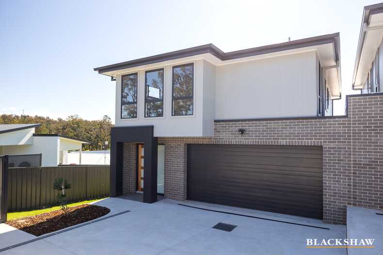 2/4 Brooke Way Sunshine Bay