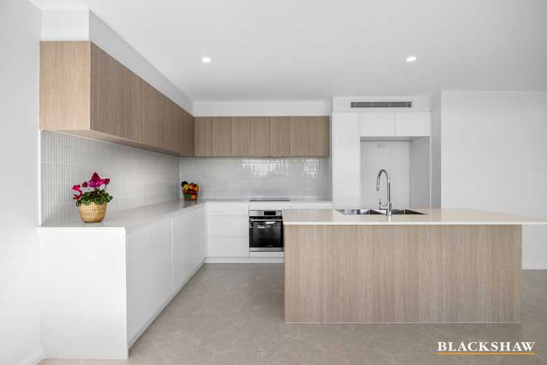 2/4 Brooke Way Sunshine Bay