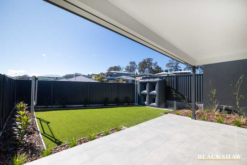 2/4 Brooke Way Sunshine Bay
