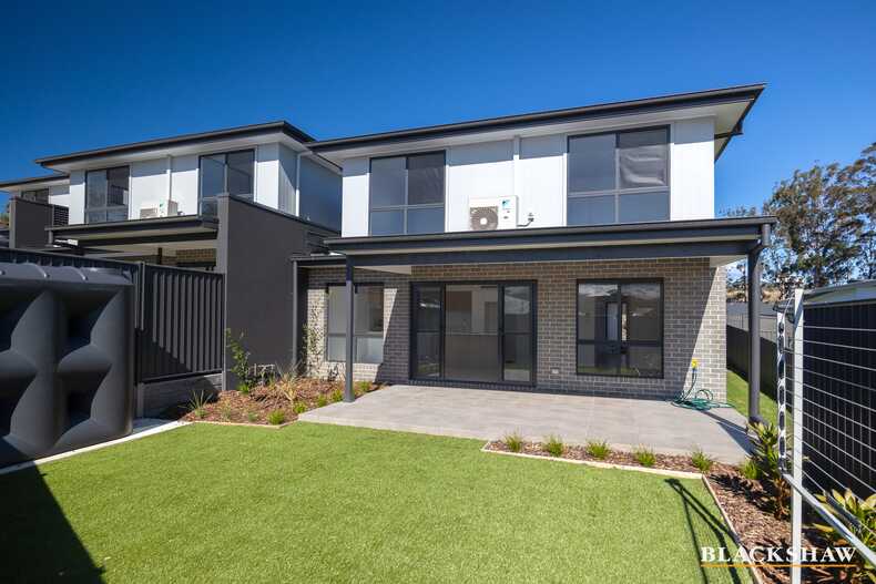 2/4 Brooke Way Sunshine Bay
