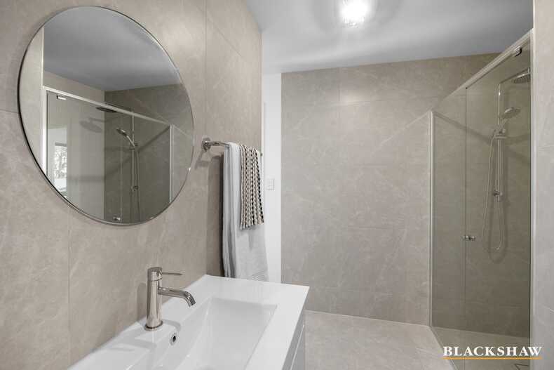 2/4 Brooke Way Sunshine Bay