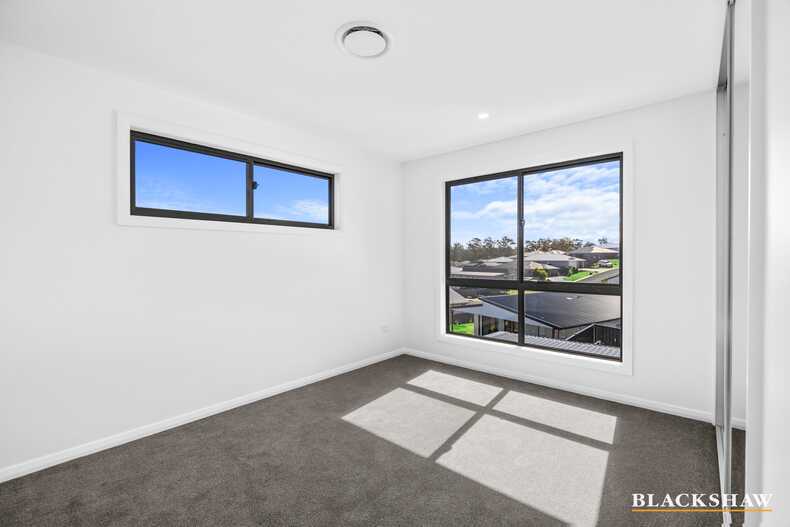 2/4 Brooke Way Sunshine Bay