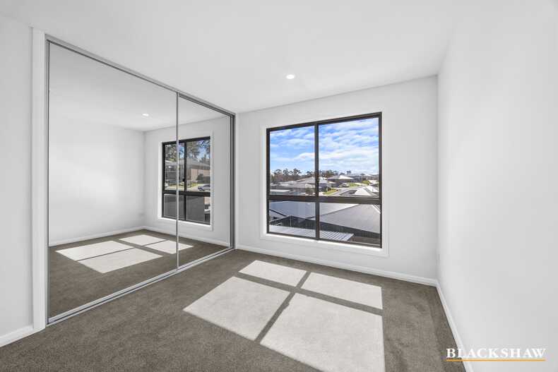 2/4 Brooke Way Sunshine Bay