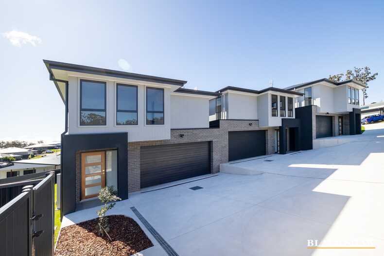 2/4 Brooke Way Sunshine Bay