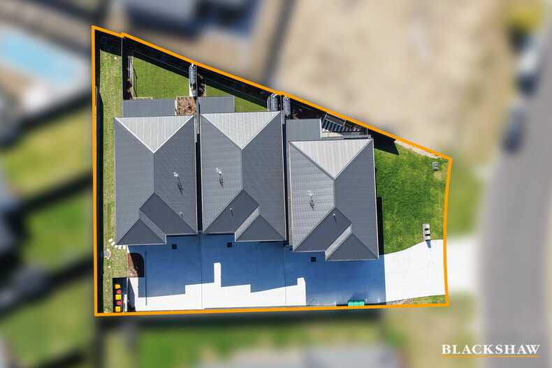2/4 Brooke Way Sunshine Bay
