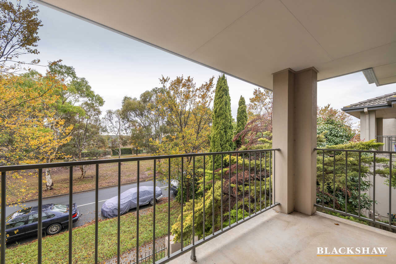 302 Anthony Rolfe Avenue Gungahlin