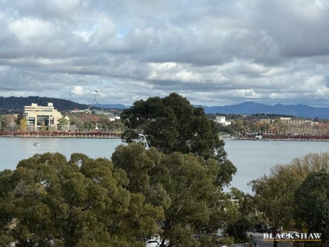 125/62 Constitution Avenue Parkes