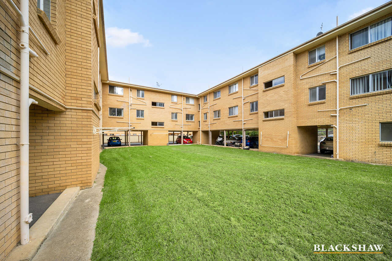 15/63 Molonglo Street Queanbeyan