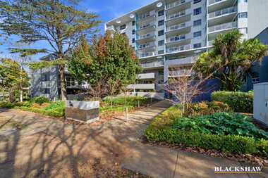 301/17 Dooring Street Braddon