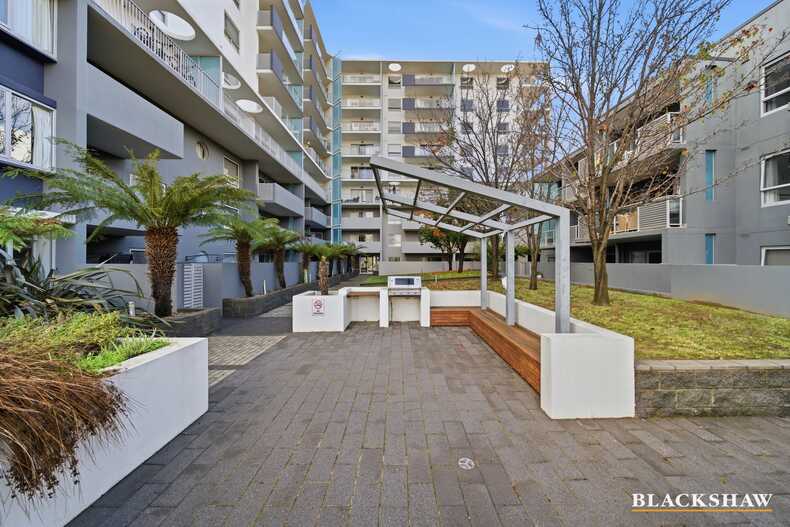 301/17 Dooring Street Braddon