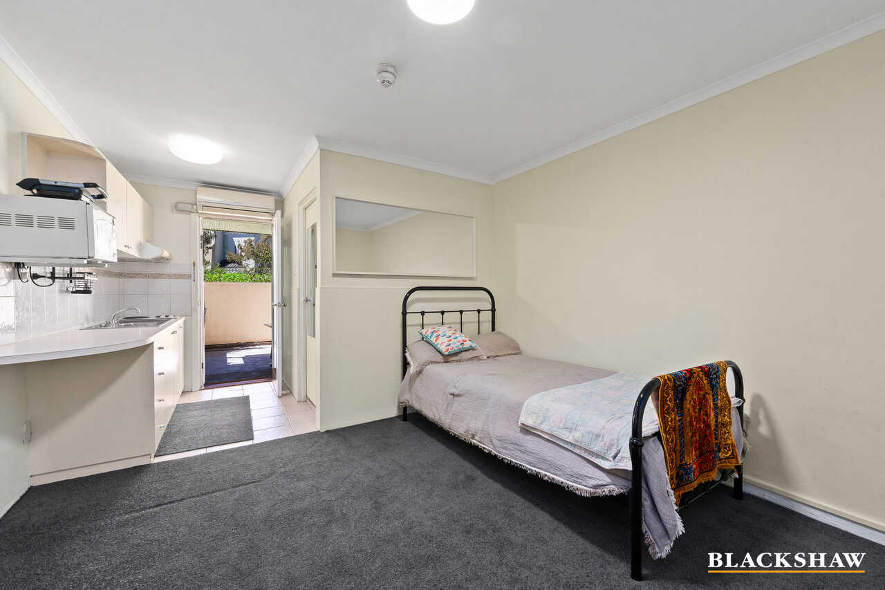 36/47 McMillan Crescent Griffith