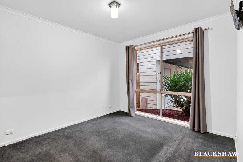 18/24 Beazley Crescent Calwell
