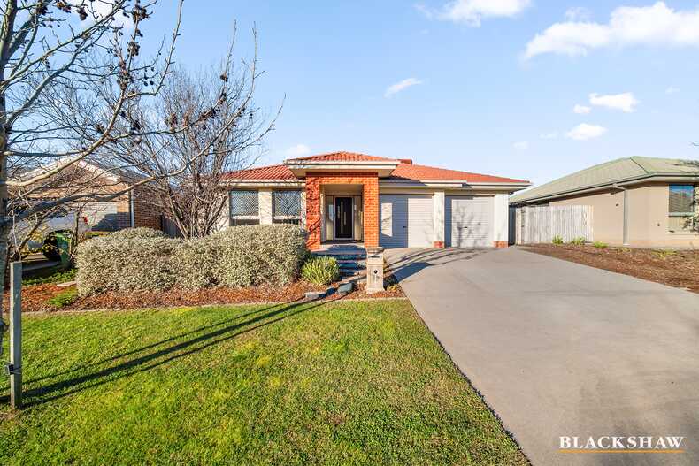 12 Donoghoe Crescent Queanbeyan 12 Donoghoe Crescent Queanbeyan