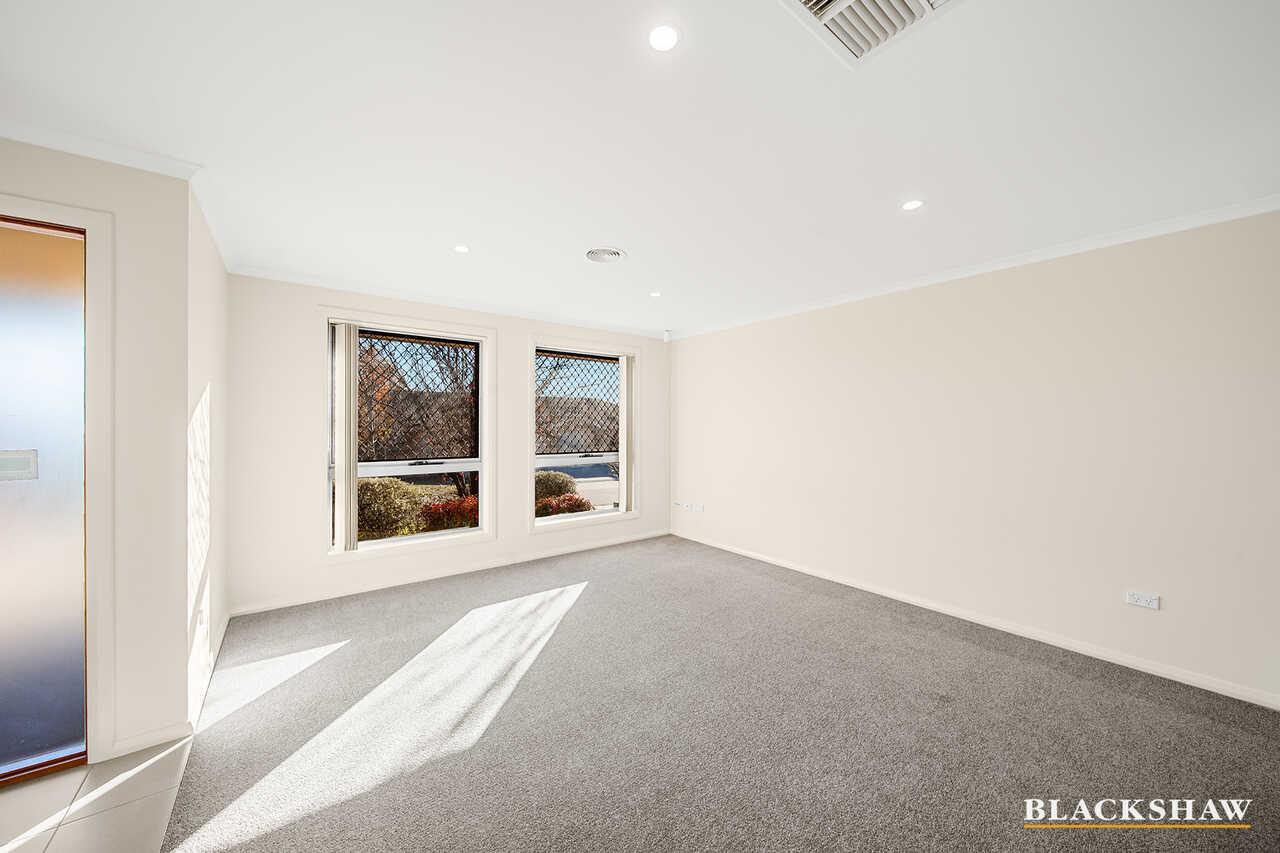 12 Donoghoe Crescent Queanbeyan