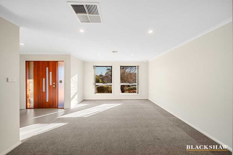 12 Donoghoe Crescent Queanbeyan 12 Donoghoe Crescent Queanbeyan