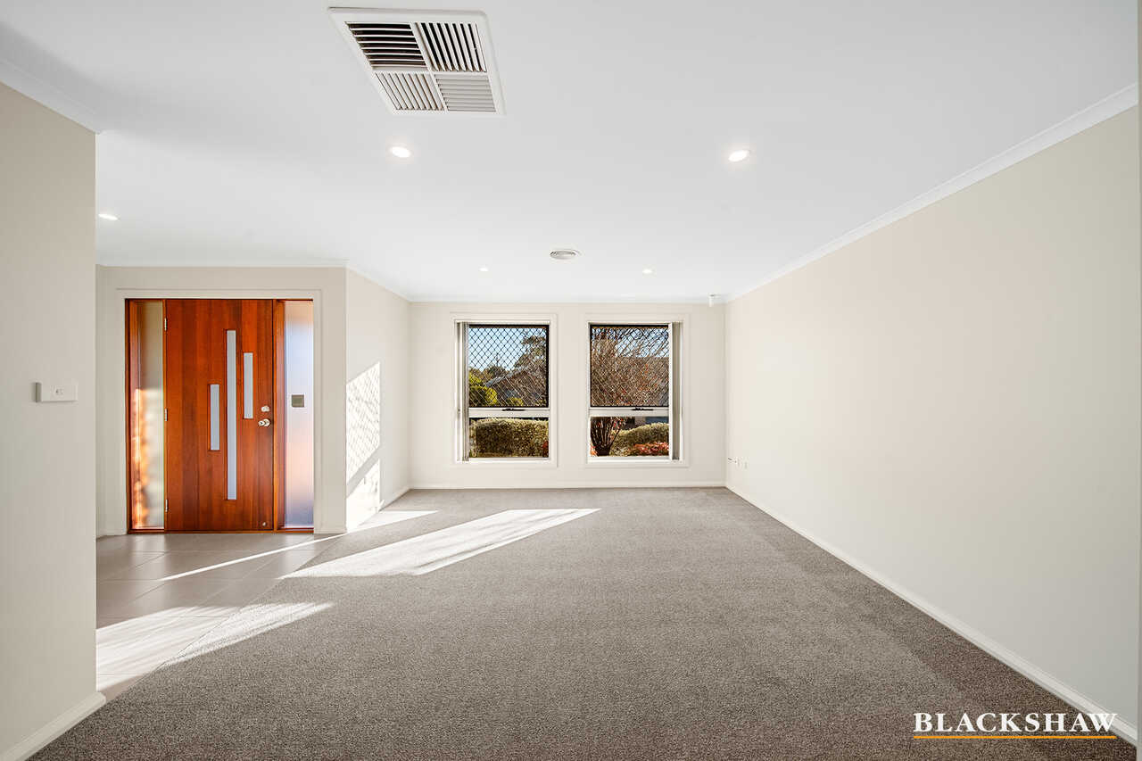 12 Donoghoe Crescent Queanbeyan