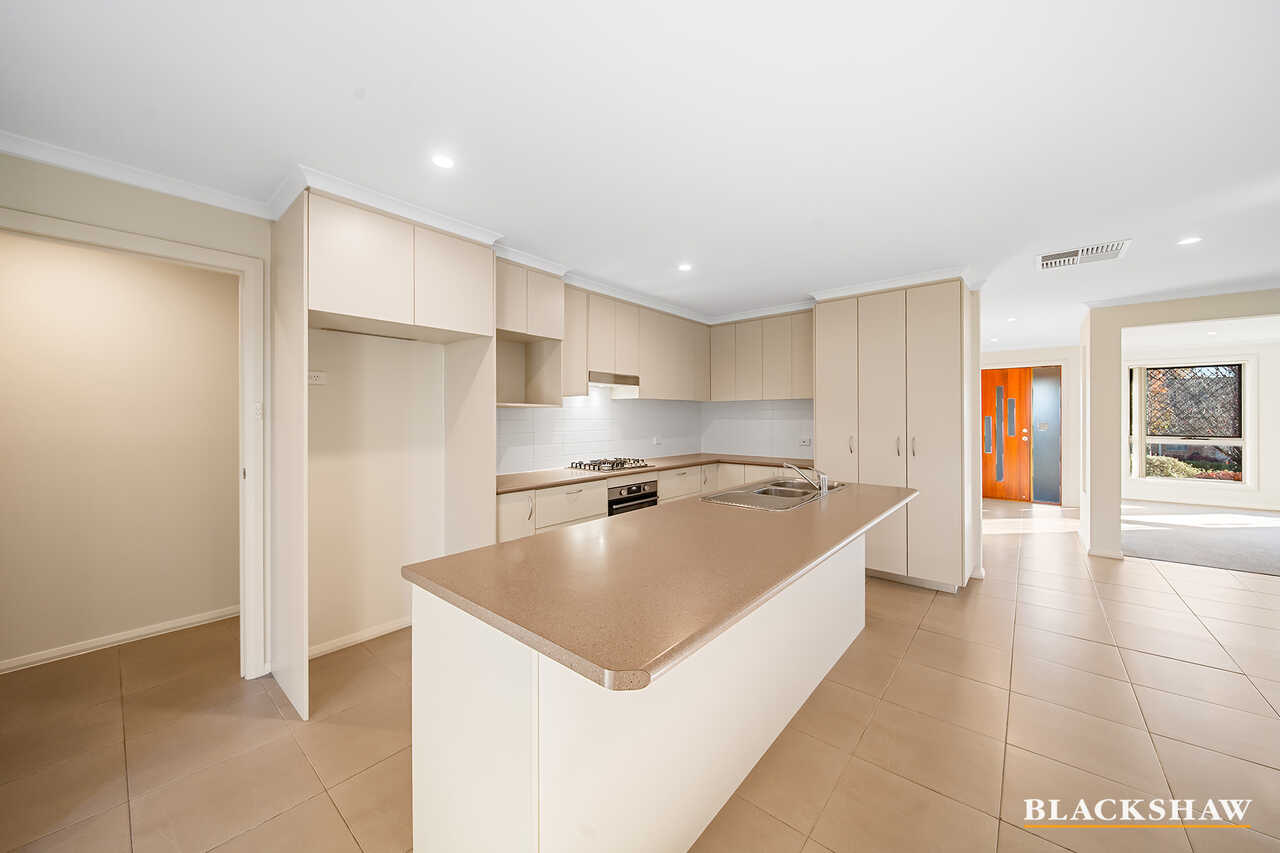 12 Donoghoe Crescent Queanbeyan