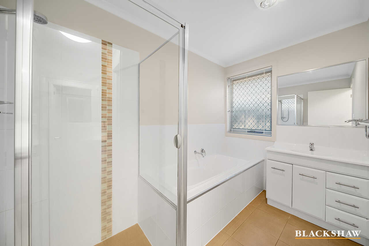 12 Donoghoe Crescent Queanbeyan