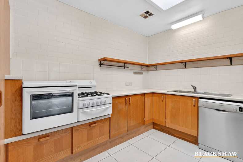 32/83 Crozier Circuit Kambah 32/83 Crozier Circuit Kambah