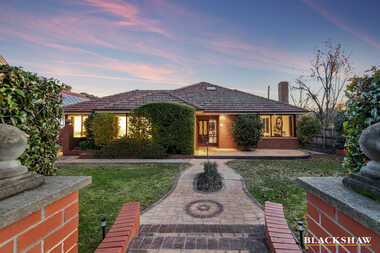 12 Landsborough Street Griffith