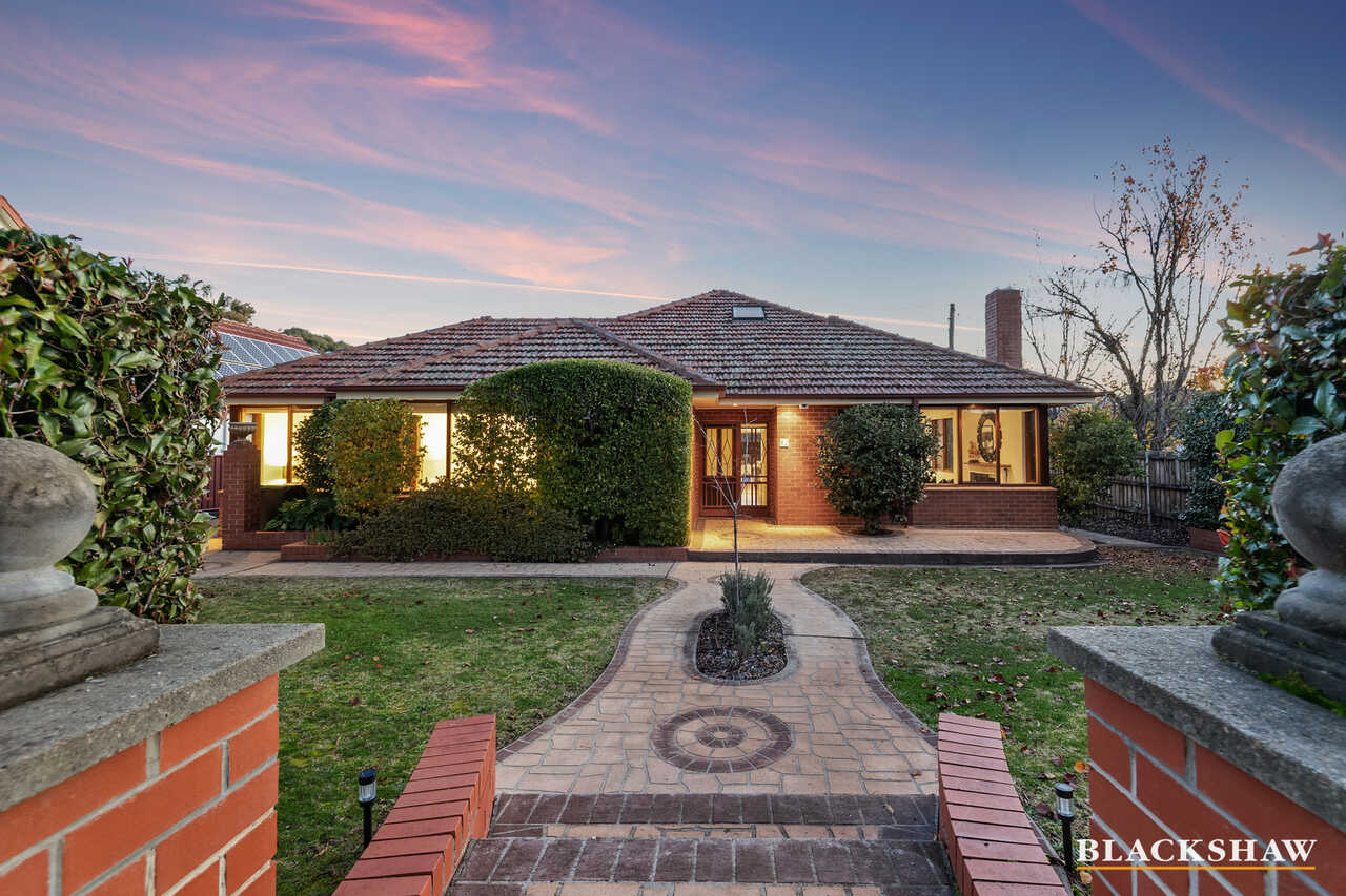 12 Landsborough Street Griffith