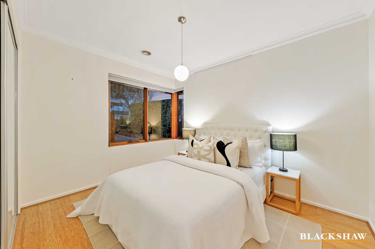 12 Landsborough Street Griffith