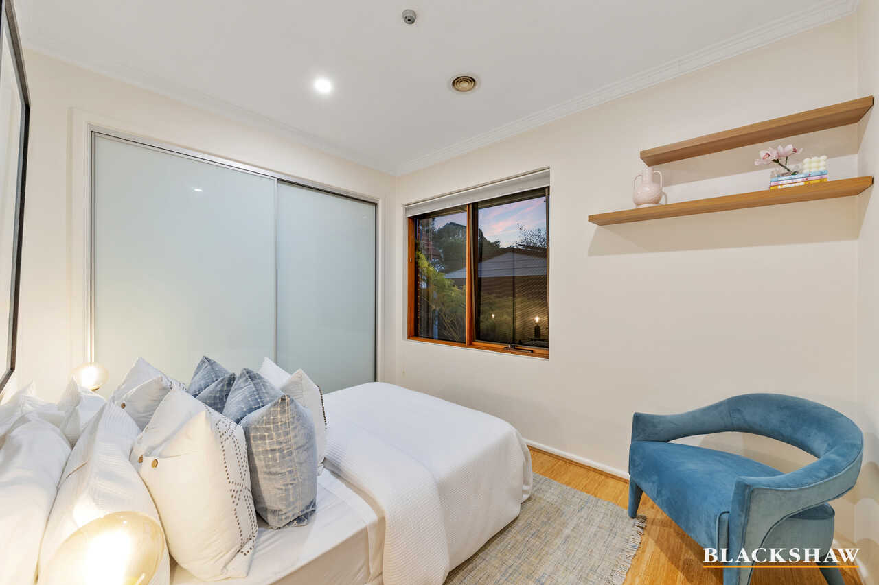 12 Landsborough Street Griffith