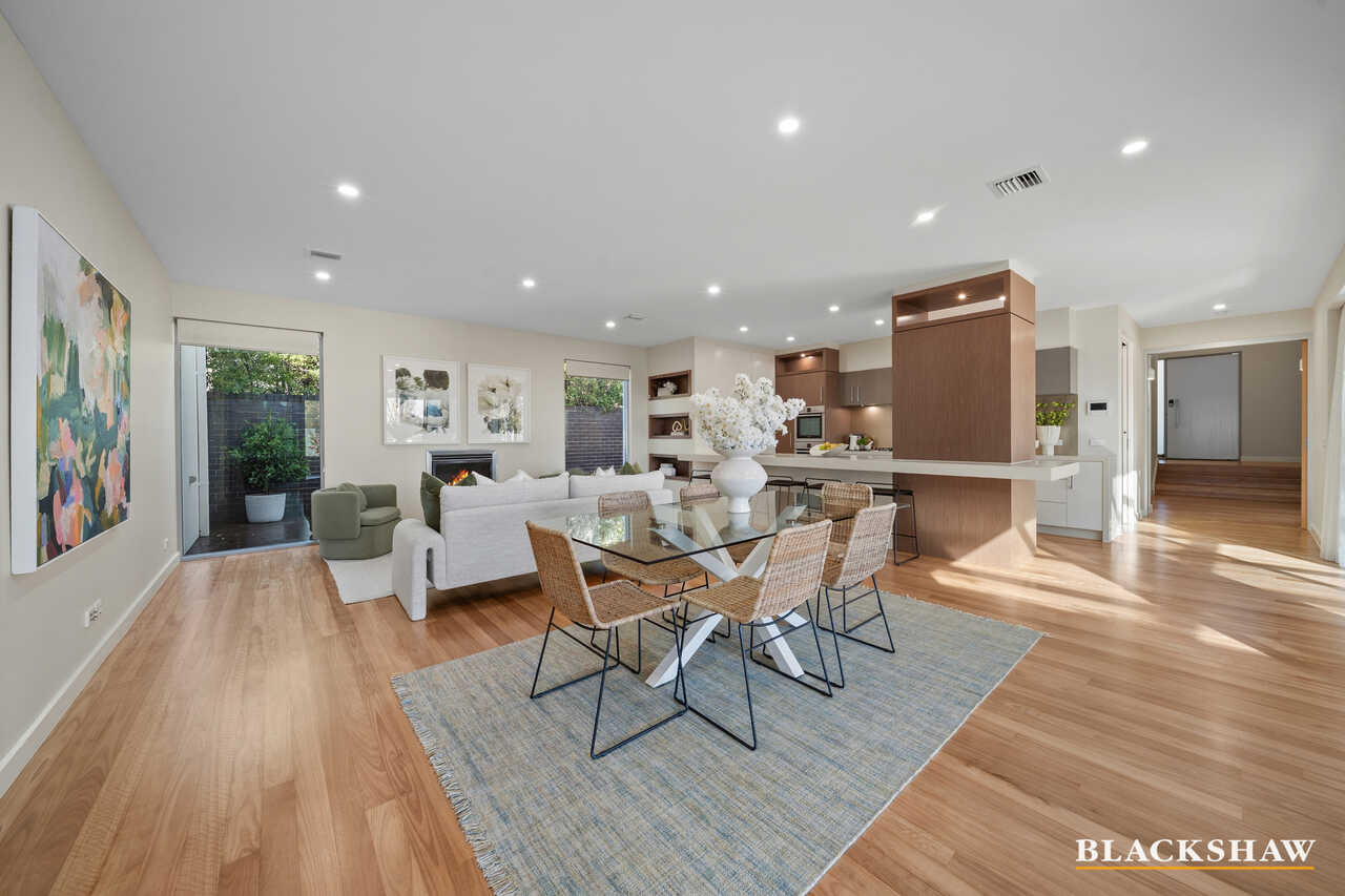 8/15 Dalman Crescent O'Malley