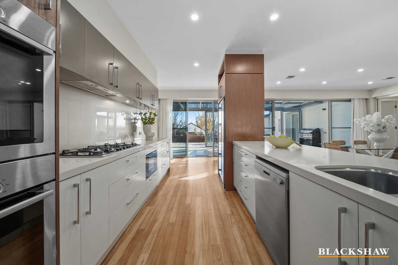 8/15 Dalman Crescent O'Malley